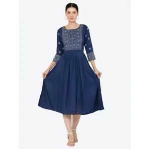 generic women's casual rayon 3 4th sleeves kurti (blue)